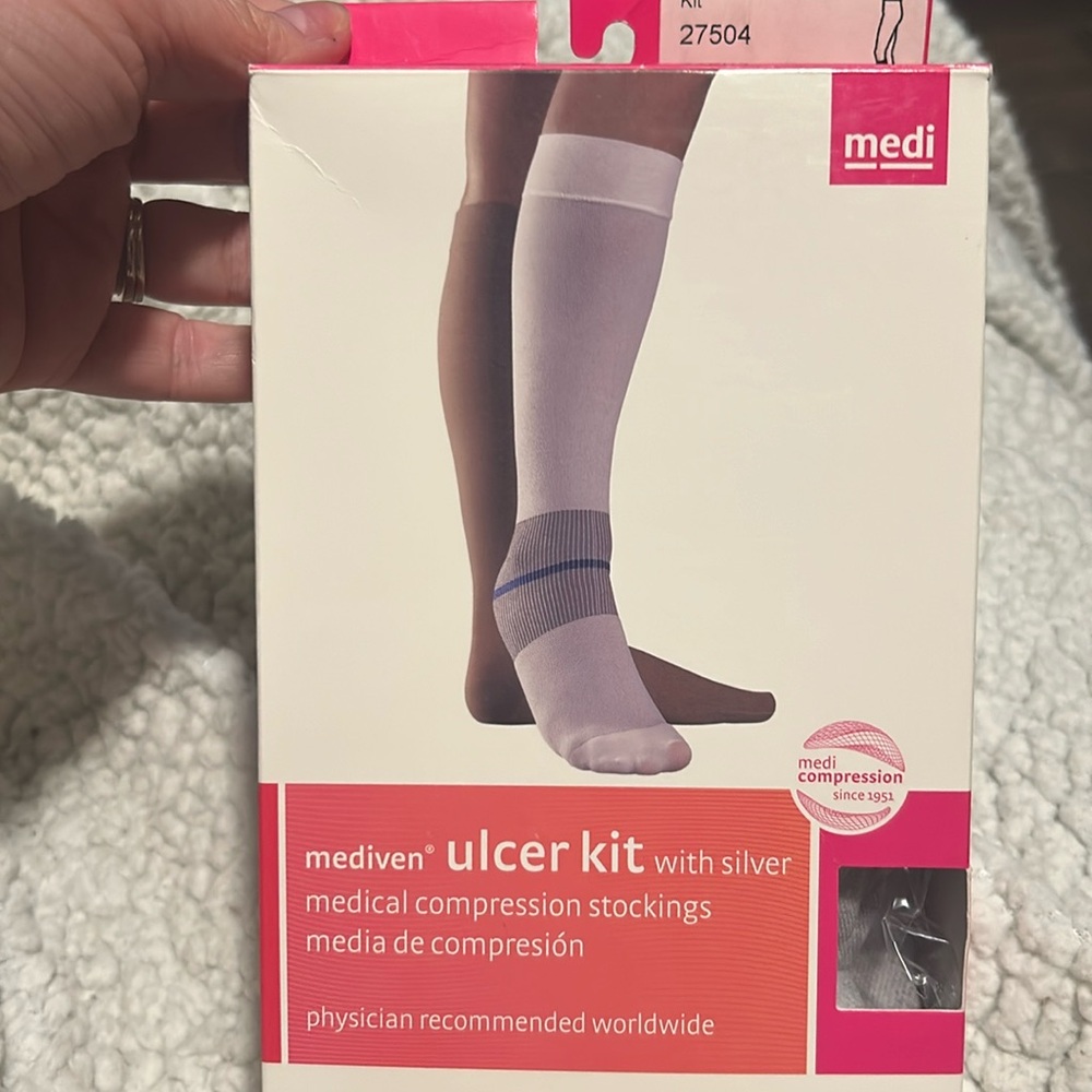 Mediven 27504 Ulcer Kit w silver compression stockings beige 40mmHg IV
